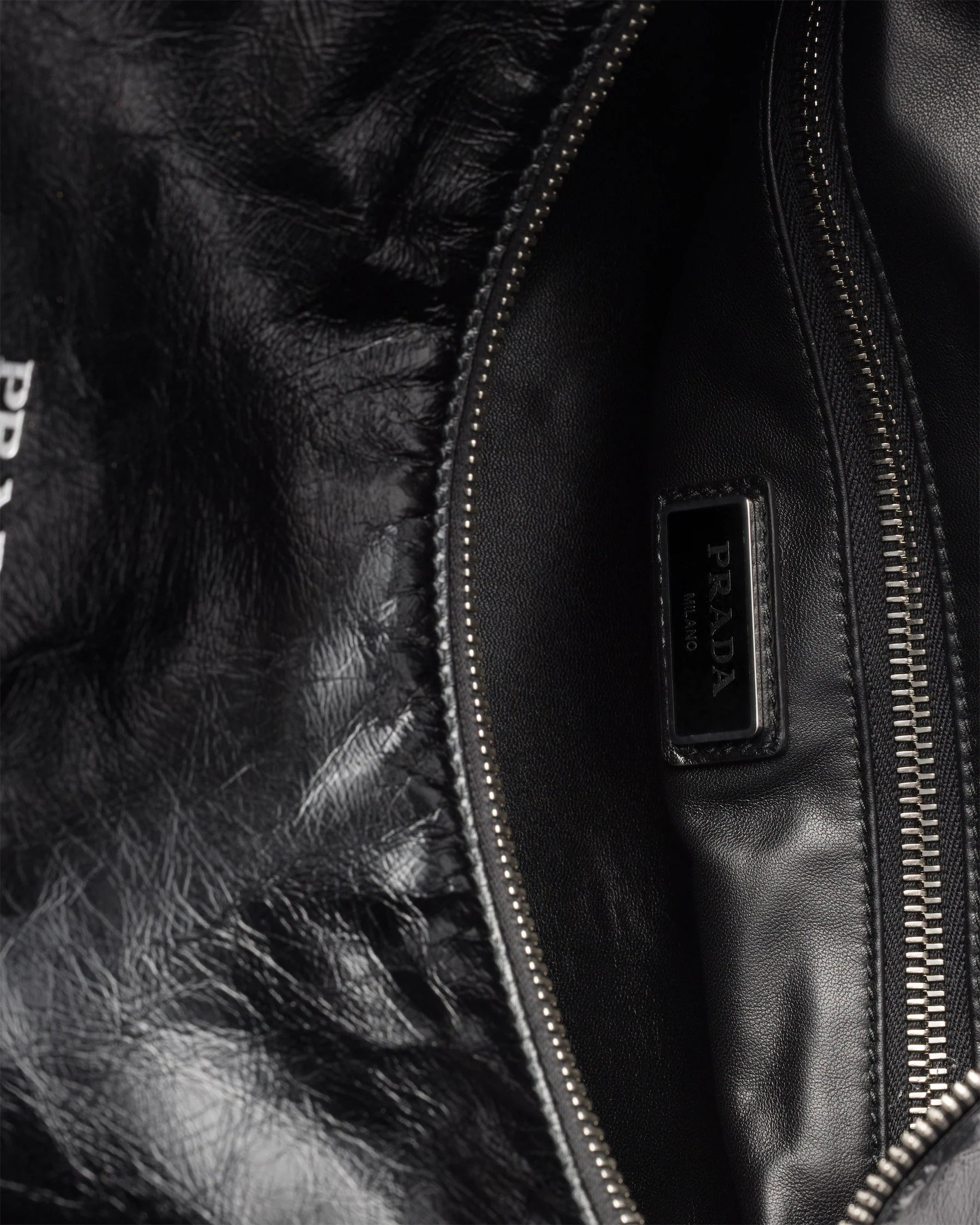 Beauty Case PRADA Milano Nero - Pelle Lucida | Trousse da Viaggio Luxury Uomo