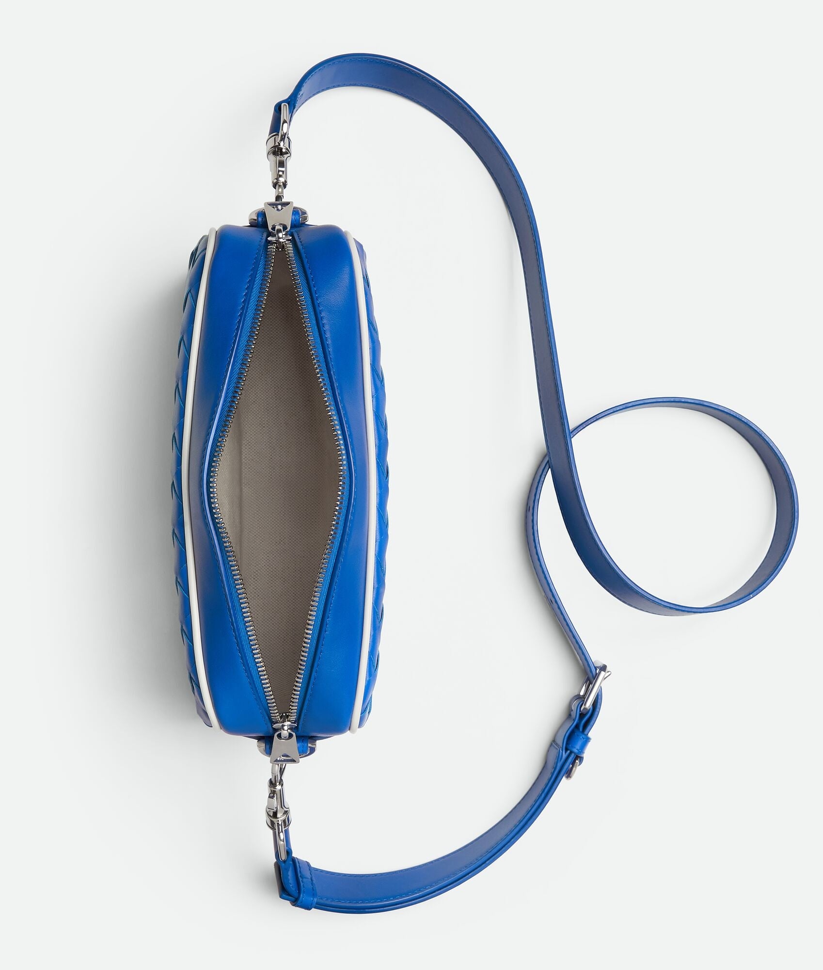 Piccola borsa per fotocamera intrecciata