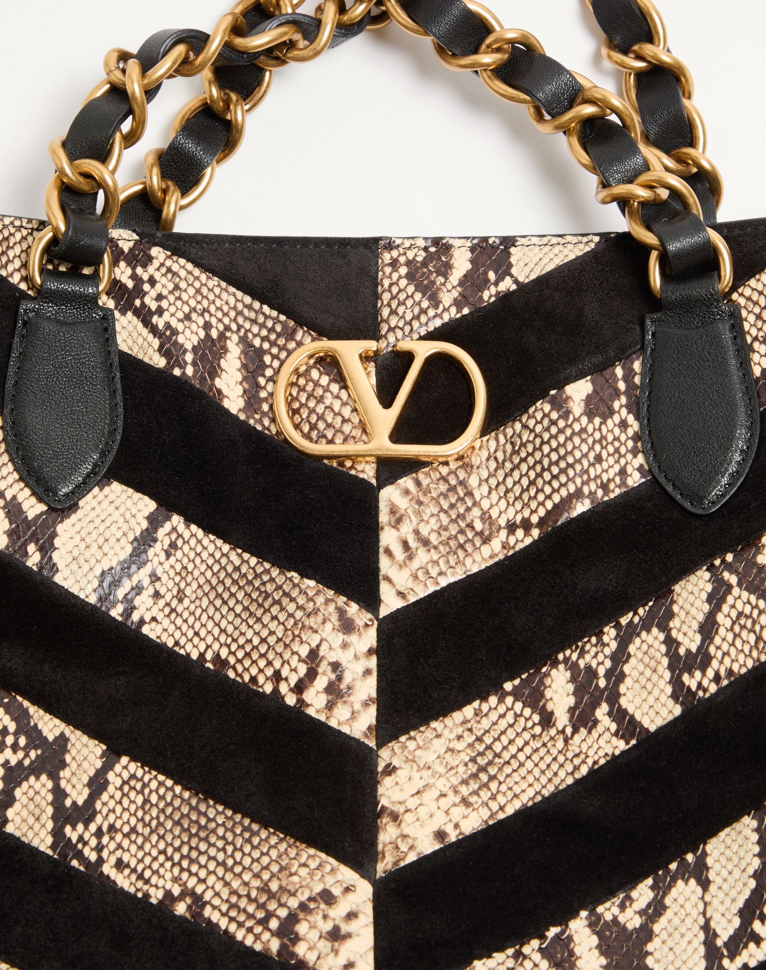 Borsa tote Valentino Garavani Laseine in pelle nappa con motivo a zig zag | Taglia grande